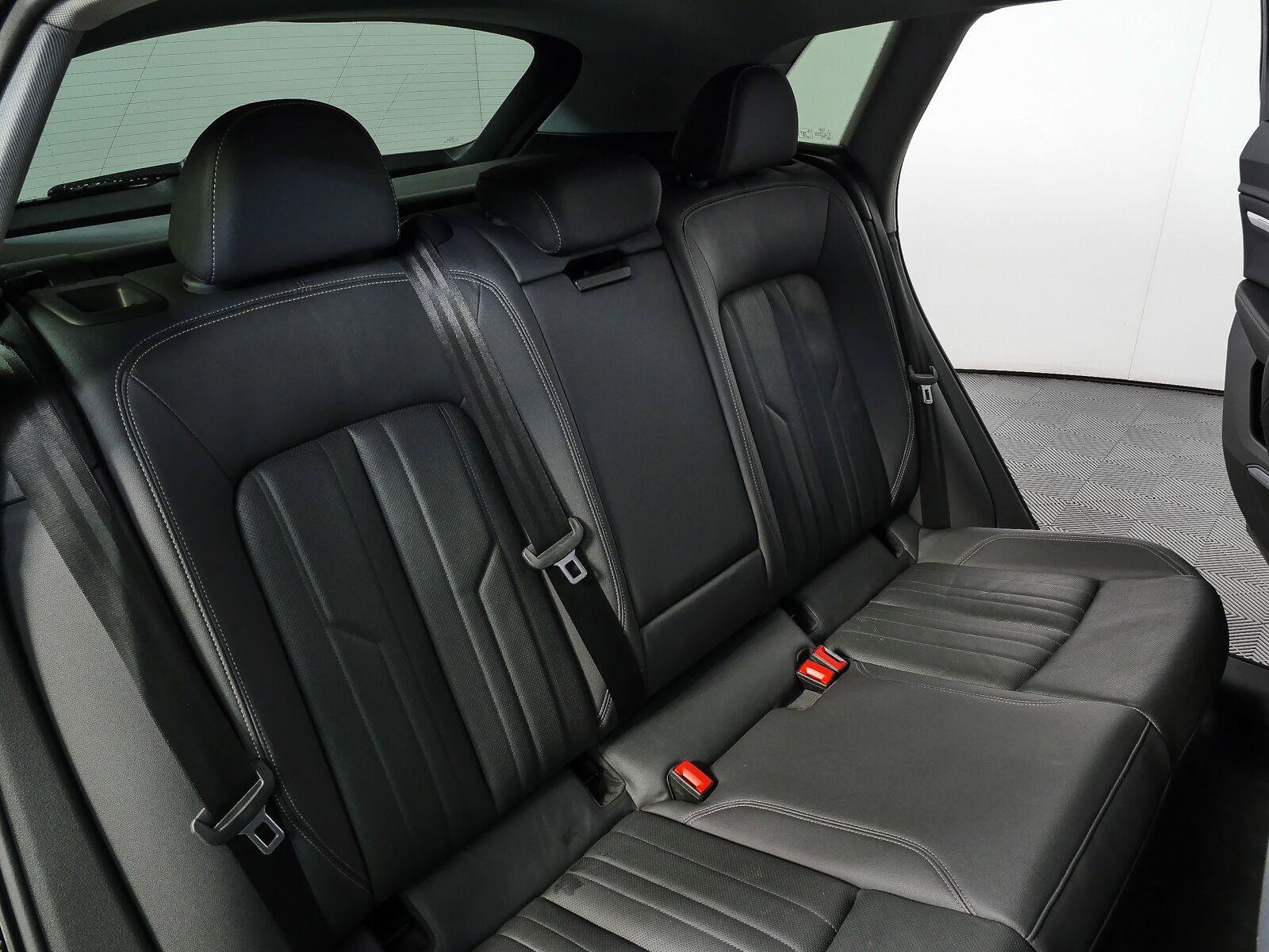 Used 2023 Audi e-tron Premium Plus w/ Premium Plus Package AWD/4WD image 23