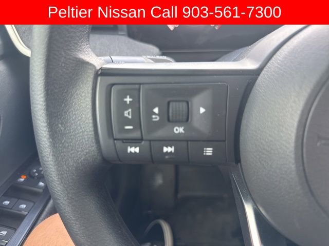 Used 2025 Nissan Kicks SV w/ Illumination Package image 13