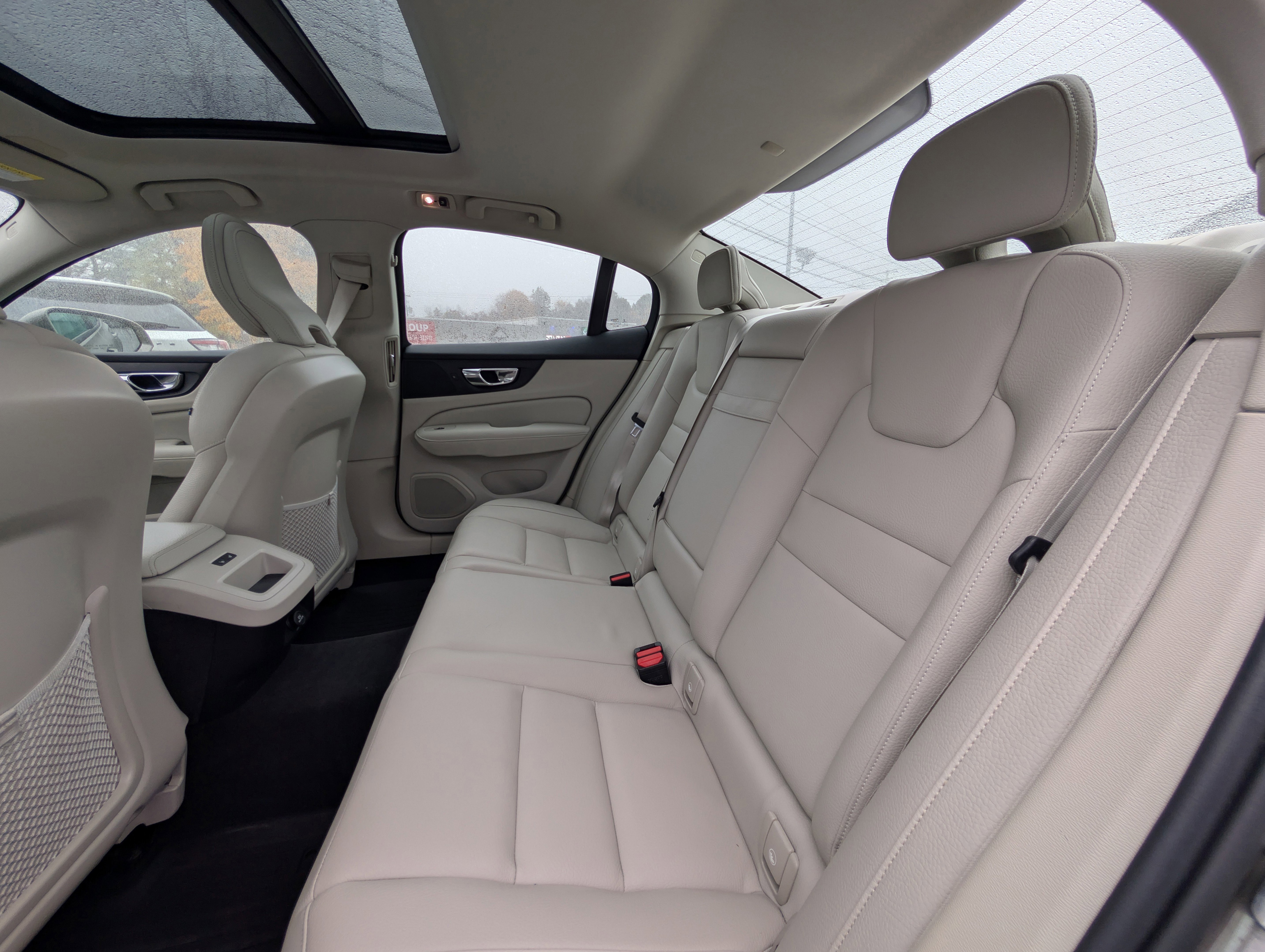 Used 2020 Volvo S60 T6 Momentum image 38