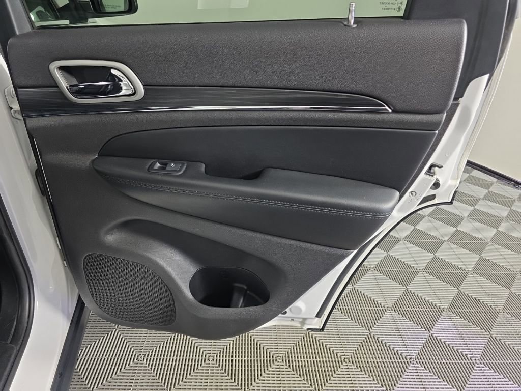 Used 2019 Jeep Grand Cherokee Limited image 36