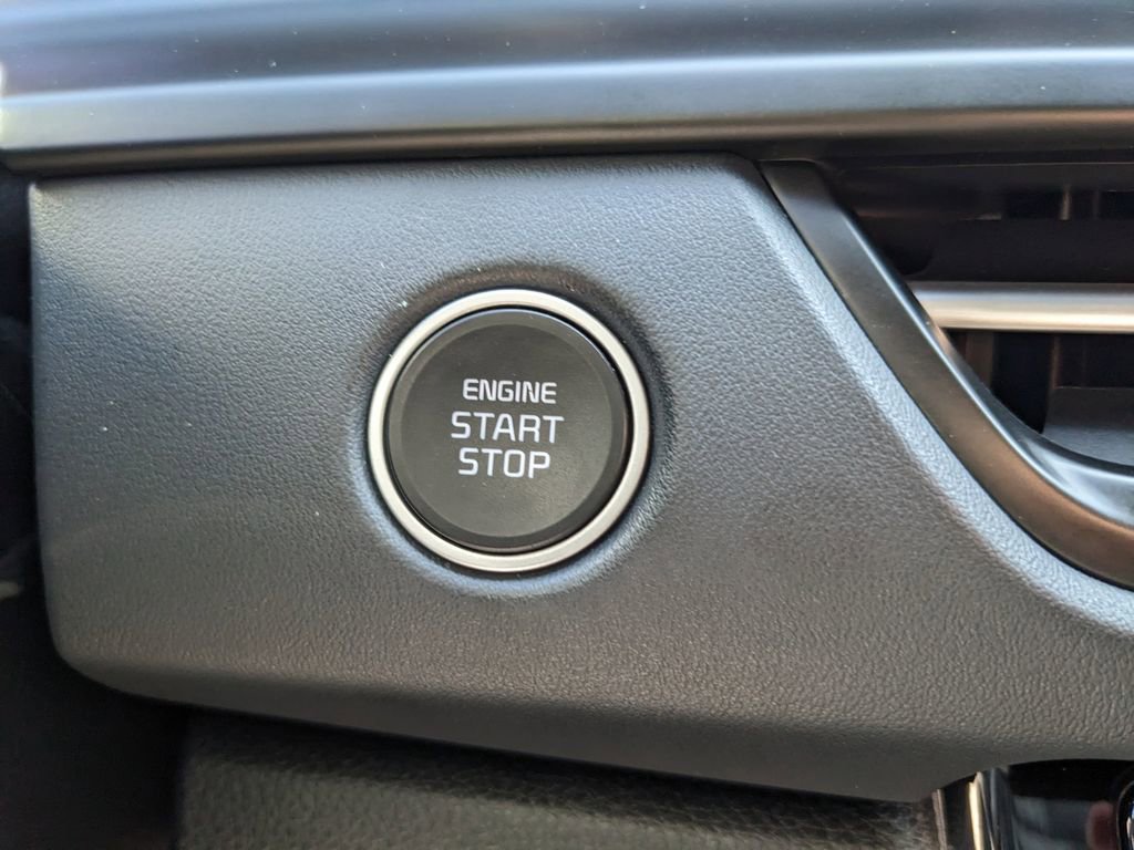 Certified 2025 Kia Seltos EX w/ EX Sunroof Package image 26