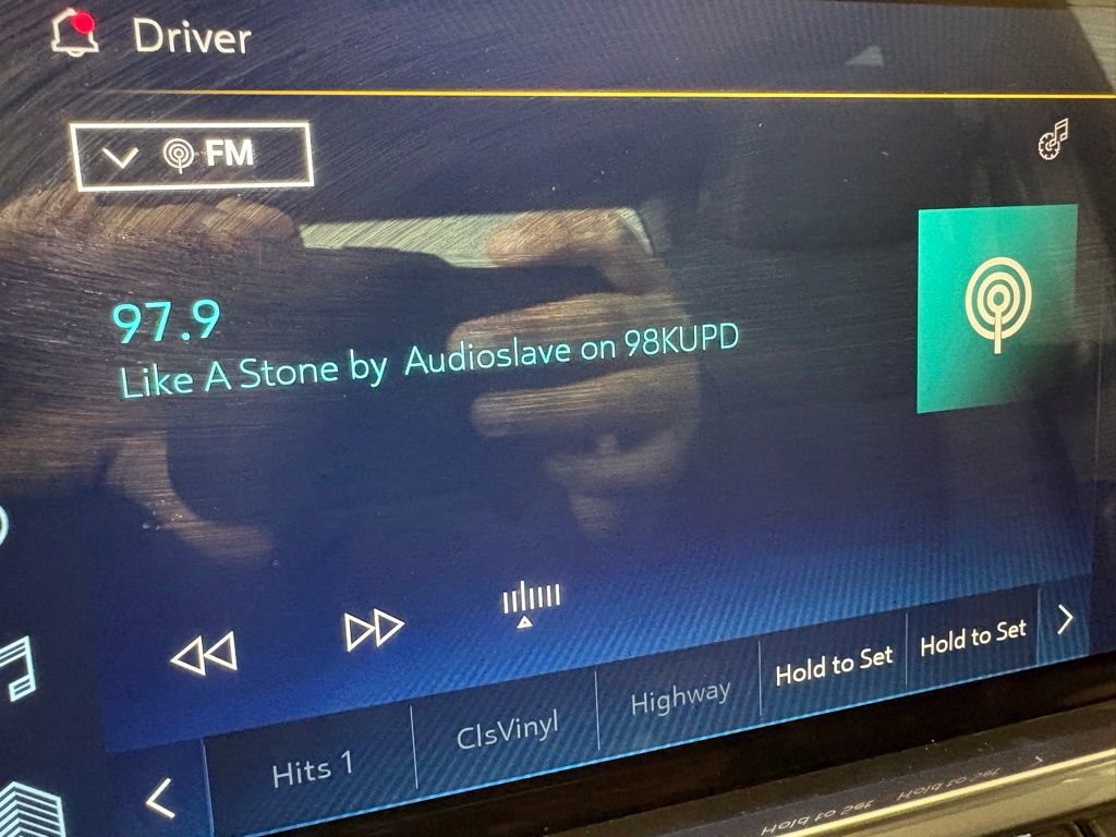 Used 2023 Chevrolet Silverado 1500 LT image 32