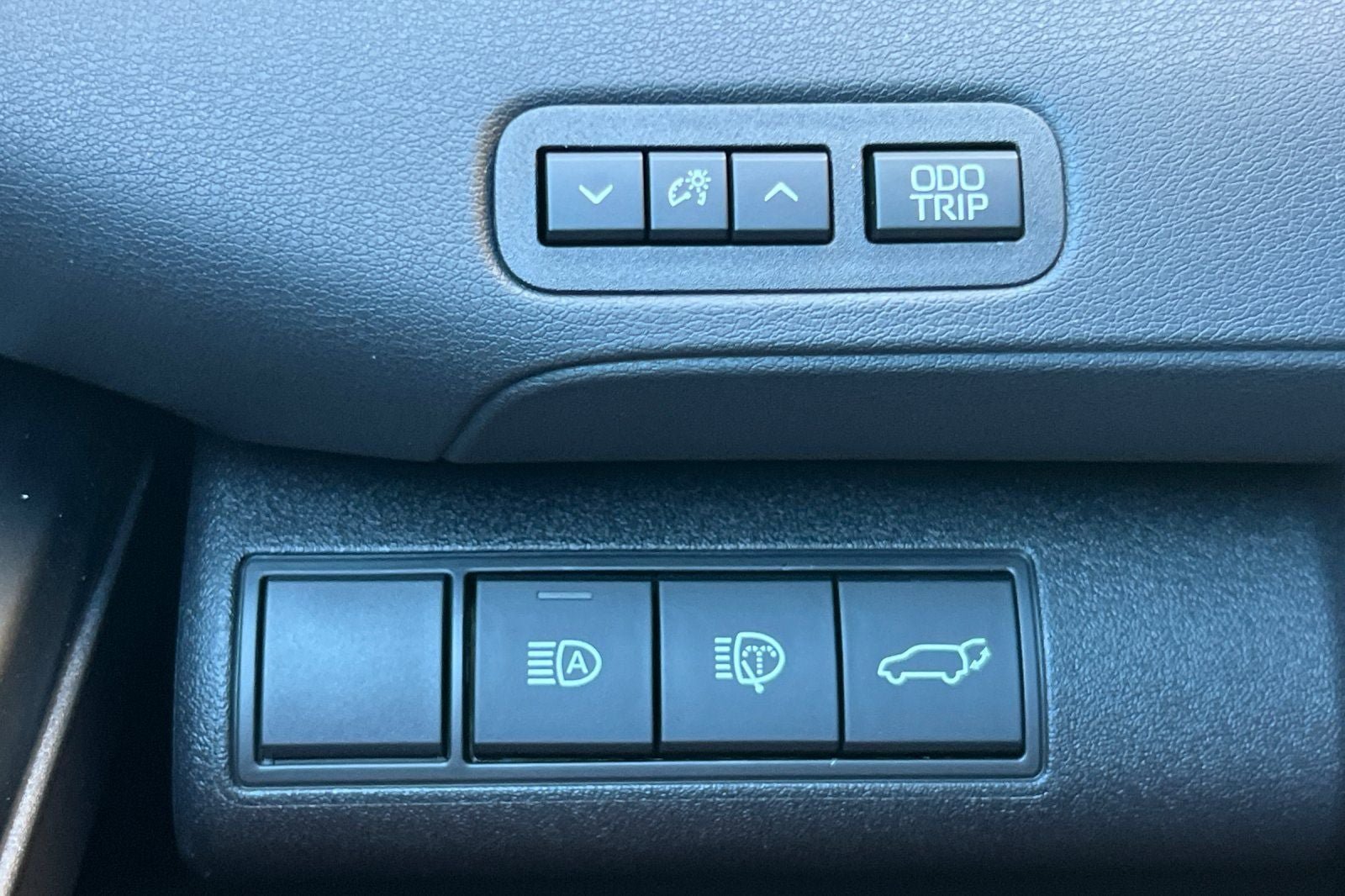 New 2026 Toyota C-HR w/ Cold Weather Package AWD/4WD image 31