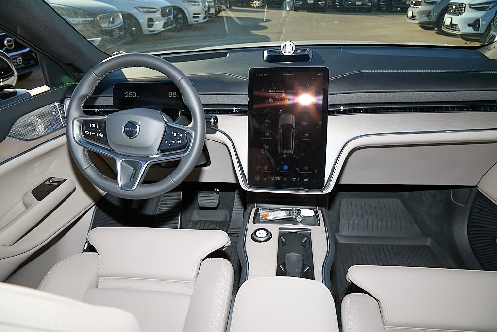 New 2025 Volvo EX90 Ultra image 23