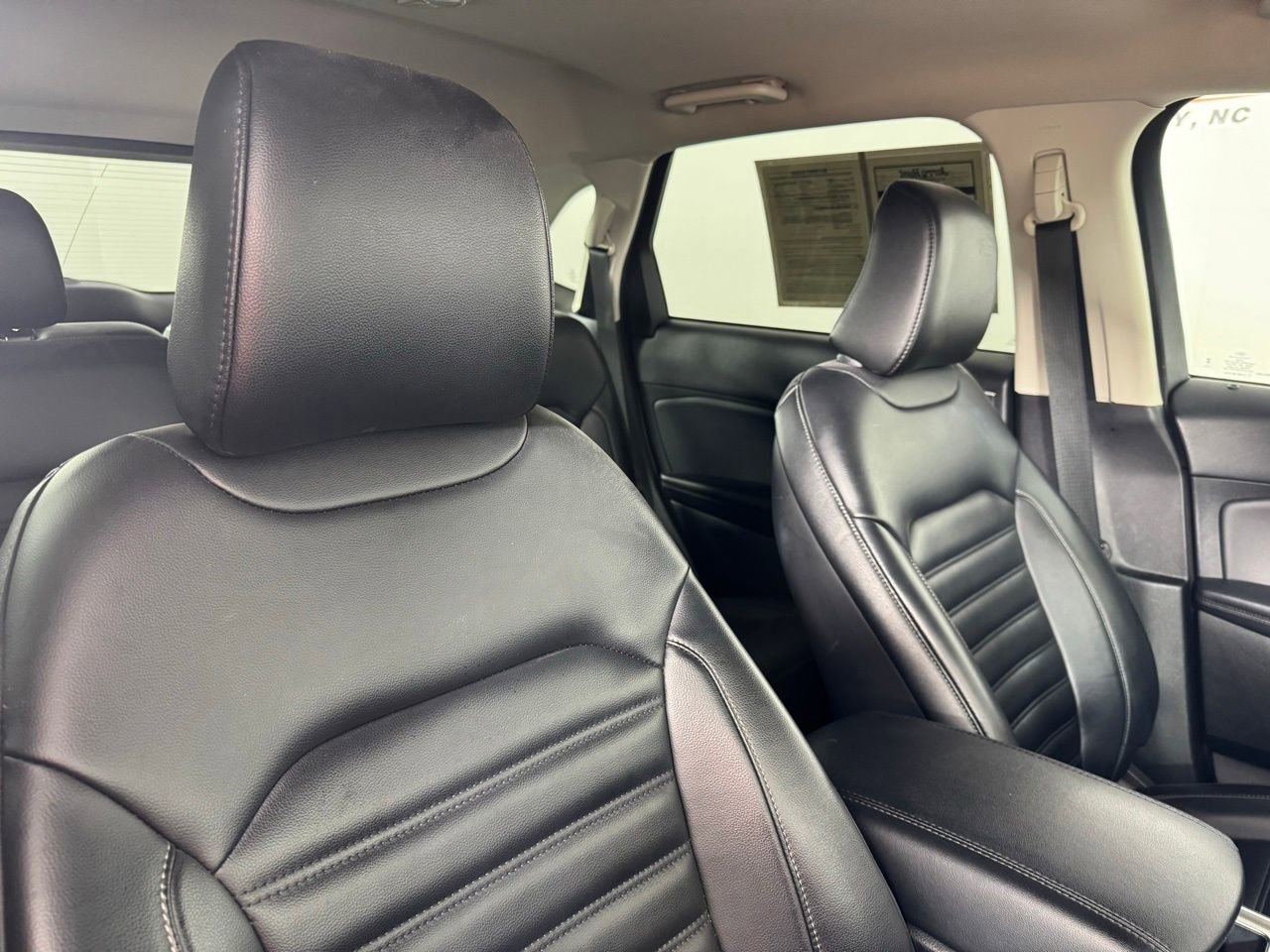 Used 2023 Ford Edge SEL image 36