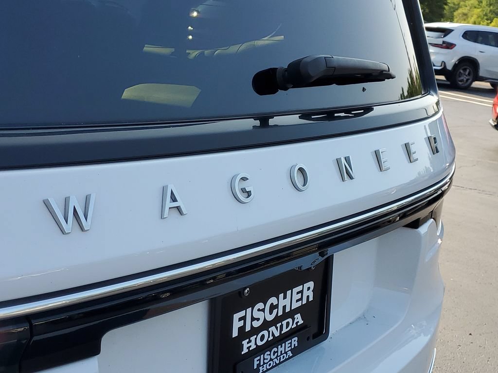 Used 2024 Jeep Wagoneer L Series II w/ Flexible Seating Group AWD/4WD image 6