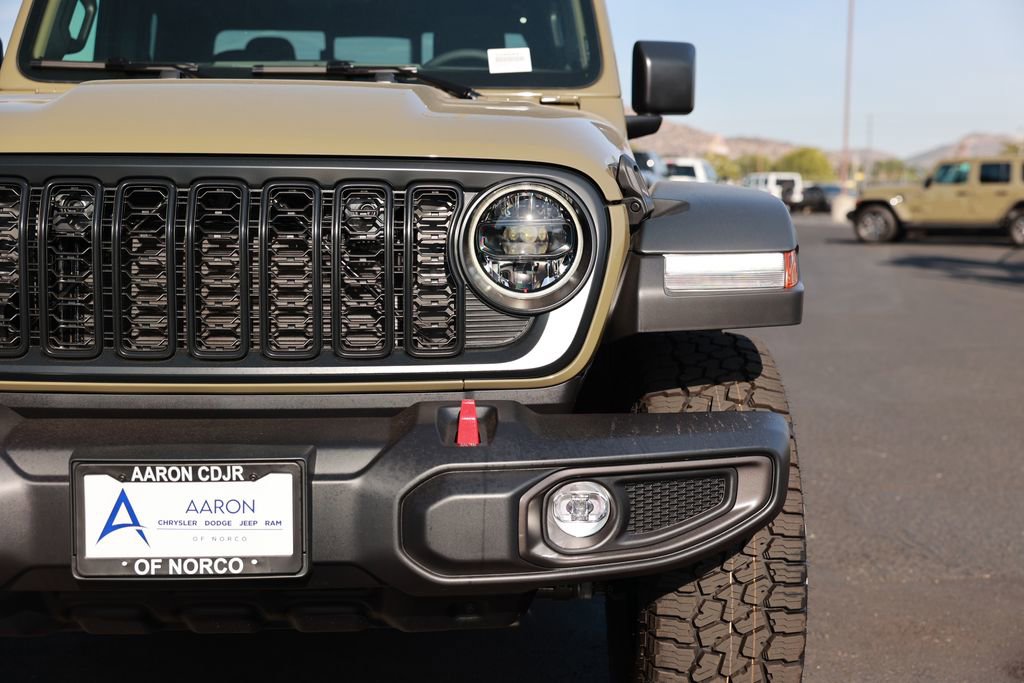 New 2026 Jeep Gladiator Rubicon w/ Steel Power Dome Hood Package AWD/4WD image 5