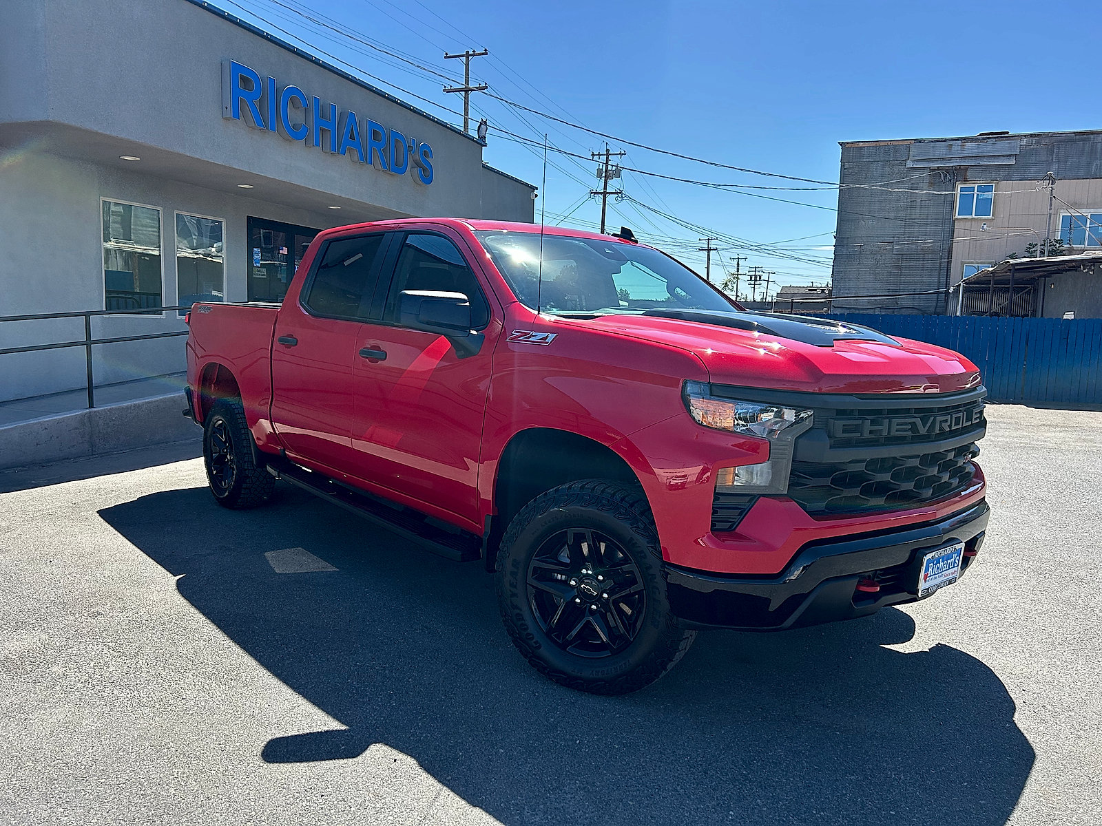 Used 2025 Chevrolet Silverado 1500 Custom Trail Boss AWD/4WD image 1