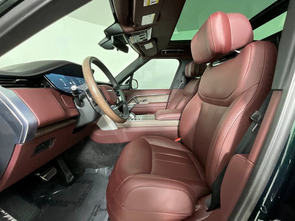 Used 2025 Land Rover Range Rover Long Wheelbase Autobiography image 16