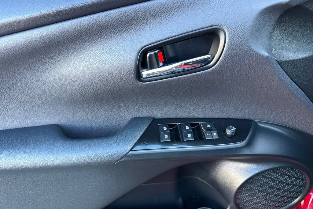 Used 2017 Toyota Prius Prime Plus FWD image 10