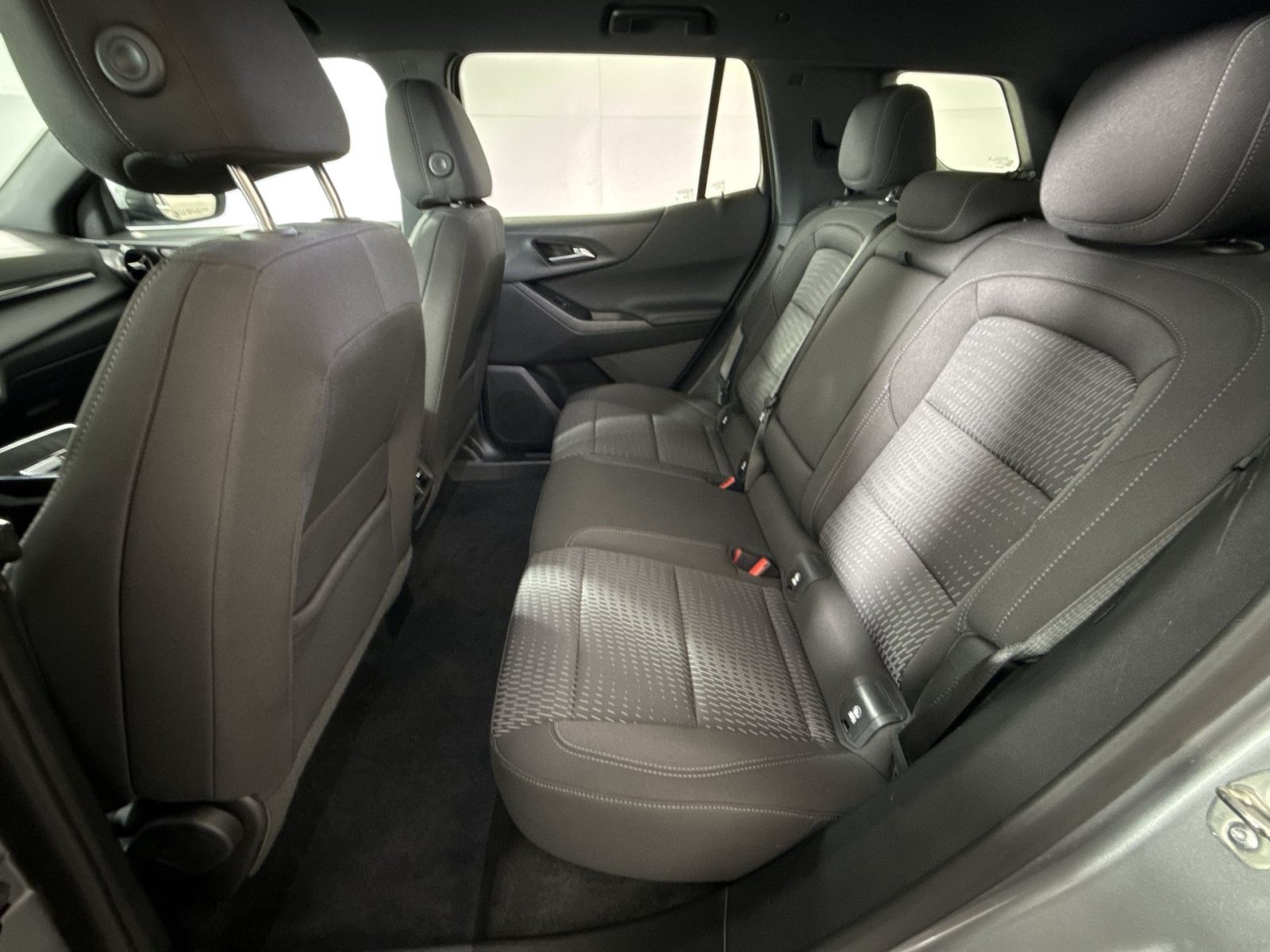 Used 2025 Chevrolet Equinox LT FWD image 24