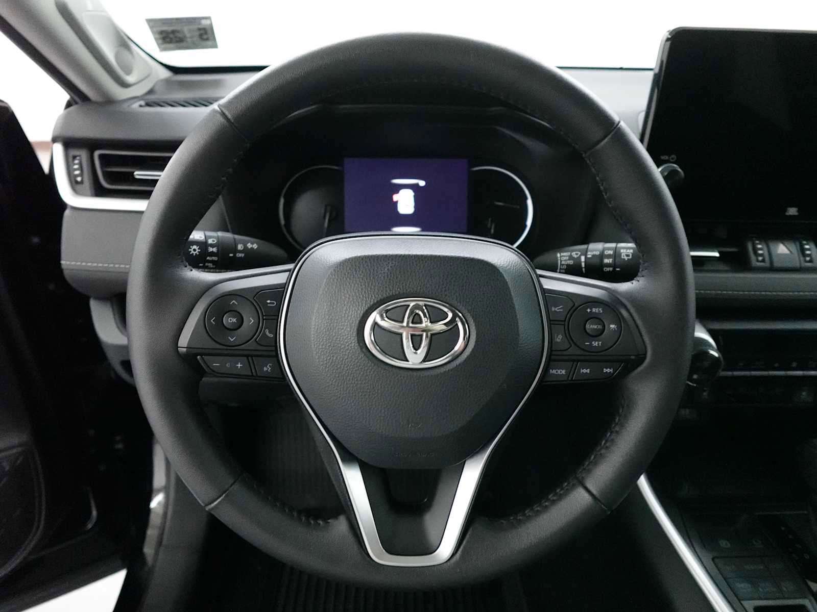 Used 2023 Toyota RAV4 XLE Premium image 16
