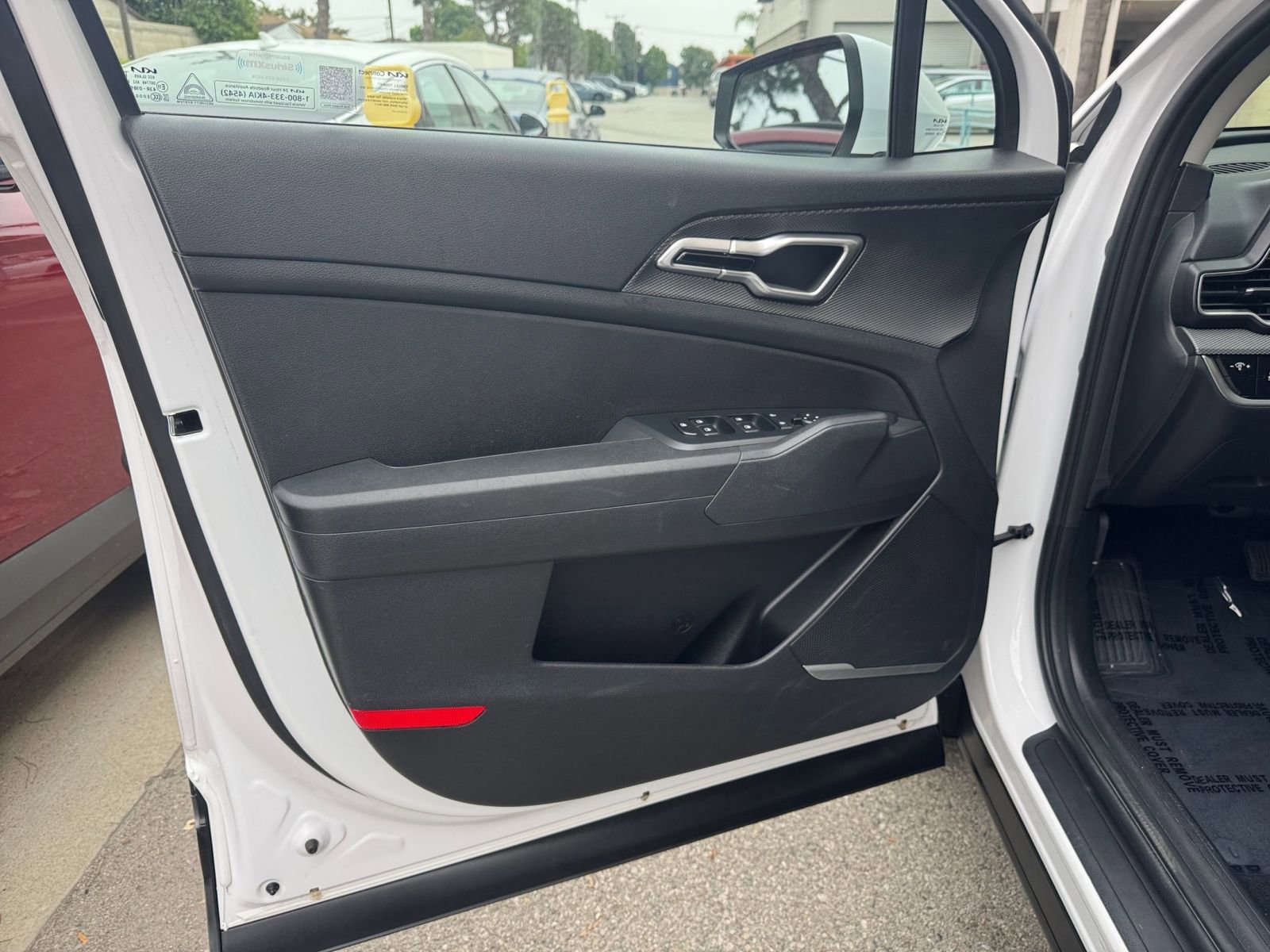 Used 2025 Kia Sportage LX FWD image 18