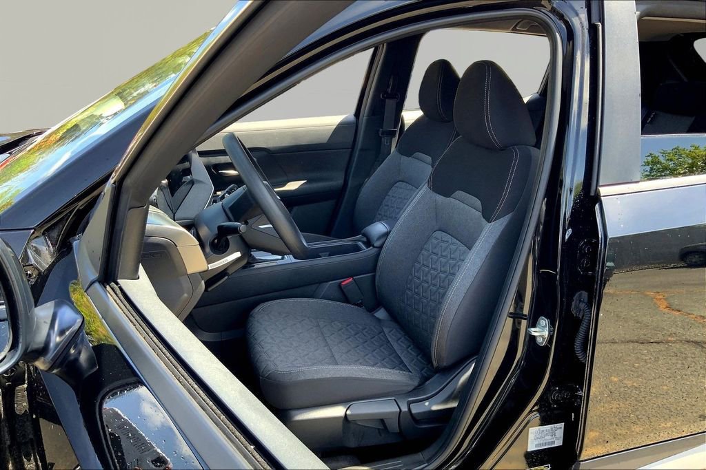 Used 2025 Nissan Kicks SV image 15