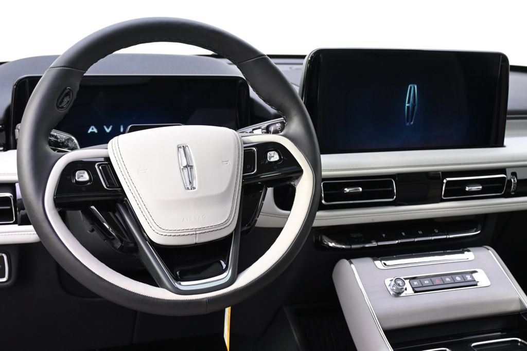 New 2026 Lincoln Aviator Reserve AWD/4WD image 12