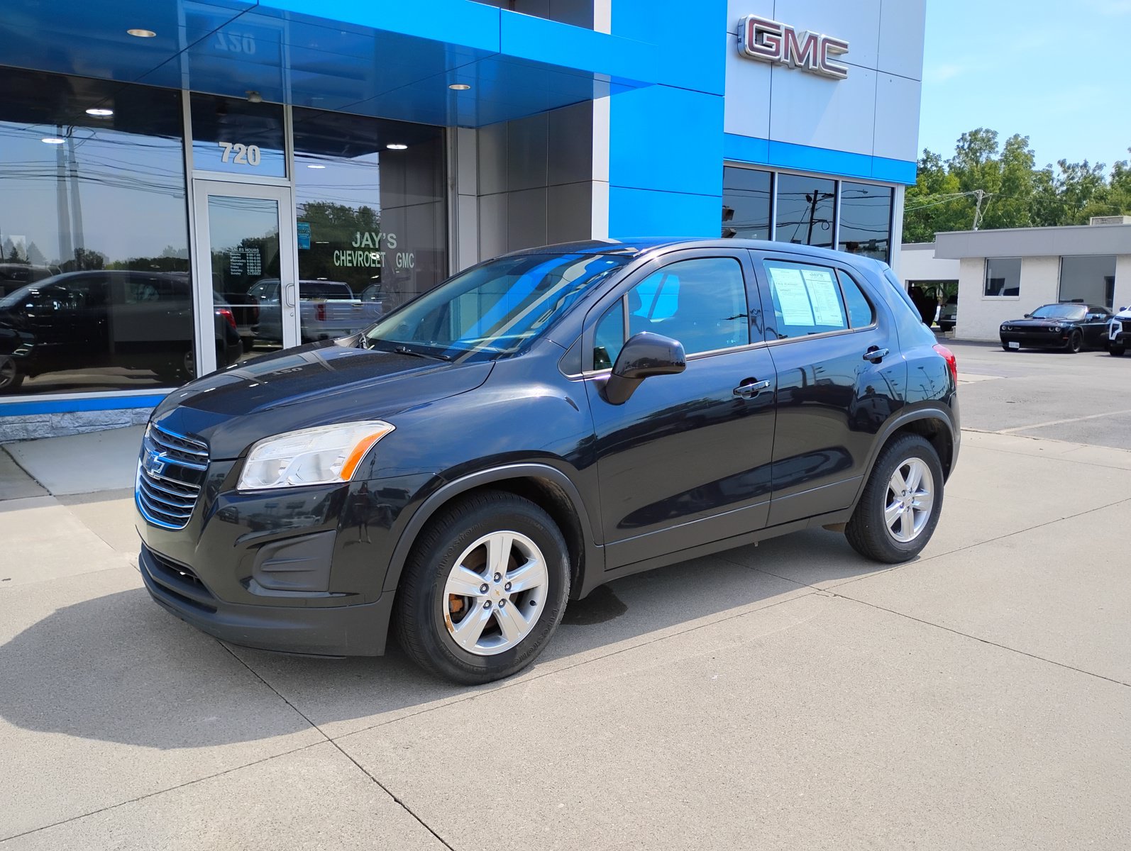 Used 2016 Chevrolet Trax LS w/ LPO, Cargo Package FWD image 12