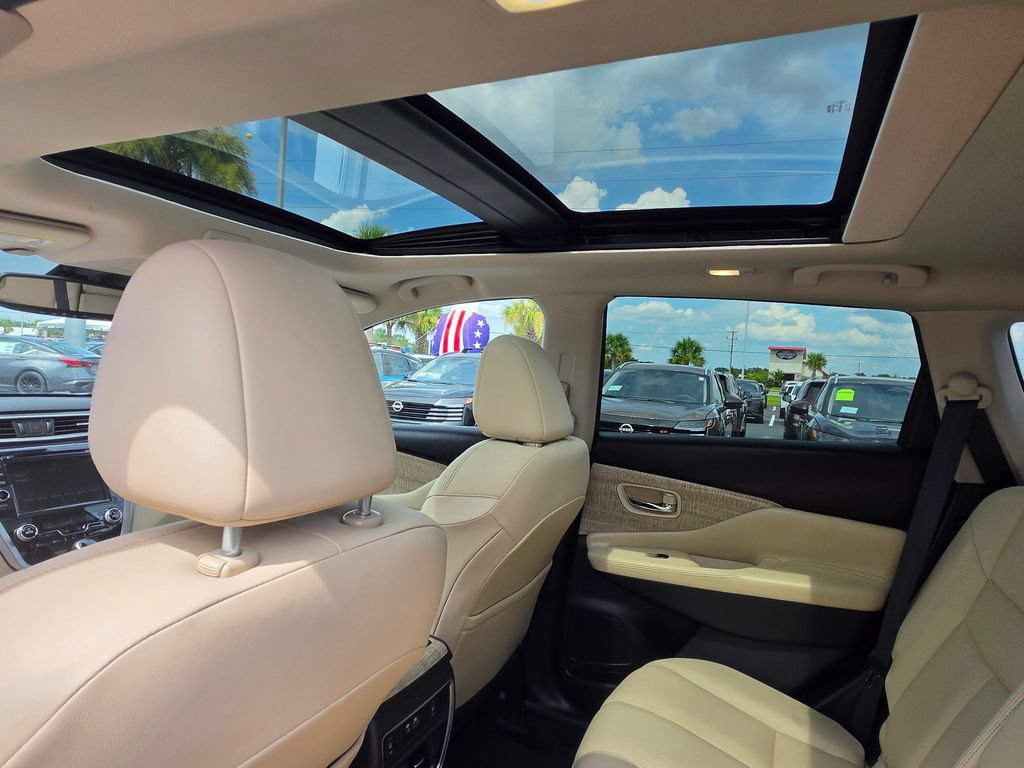 Used 2023 Nissan Murano SL w/ SL Moonroof Package FWD image 14
