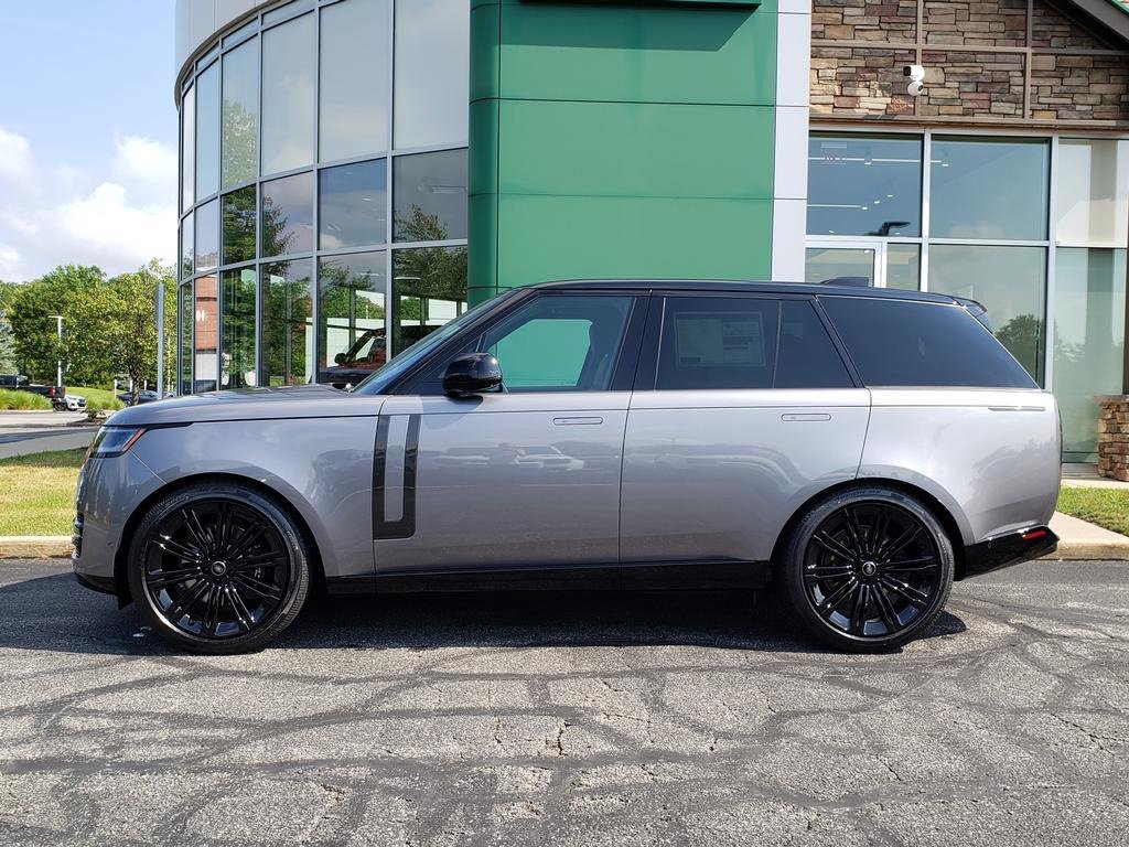 New 2025 Land Rover Range Rover SE image 8