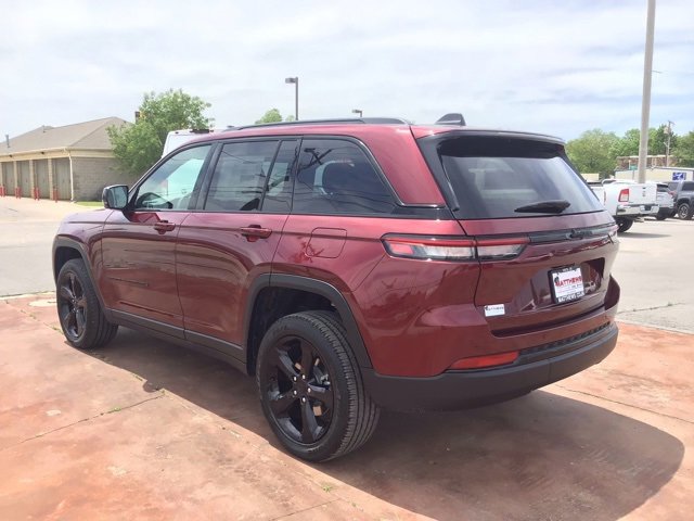 New 2025 Jeep Grand Cherokee Altitude image 3