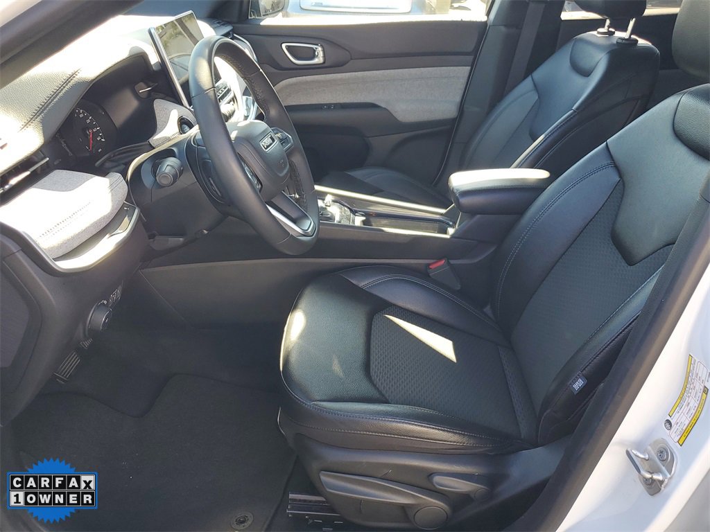 Used 2024 Jeep Compass Latitude image 18