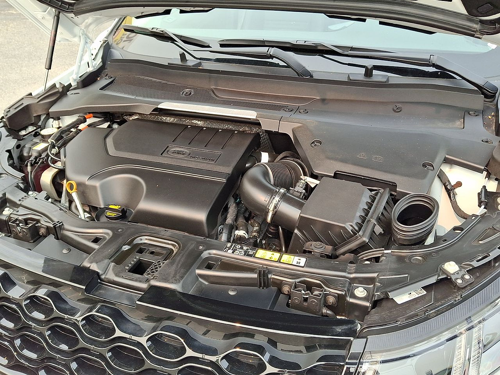Certified 2025 Land Rover Discovery Sport S AWD/4WD image 30