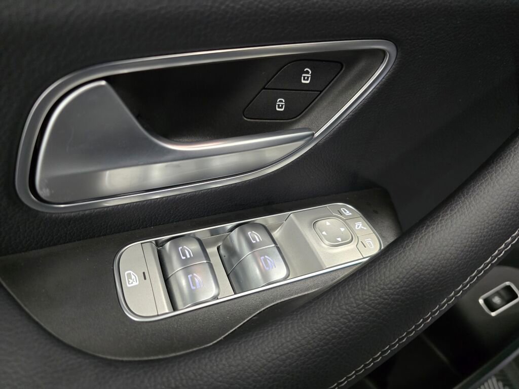 Used 2024 Mercedes-Benz GLE 350 4MATIC image 30