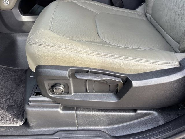 Used 2024 Land Rover Defender 90 S image 19