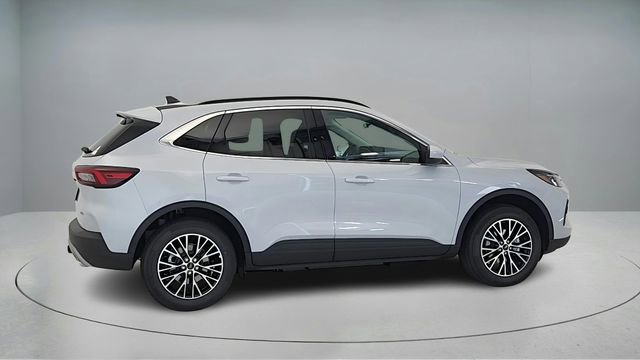 New 2026 Ford Escape SE w/ Class II Trailer Tow Package image 8