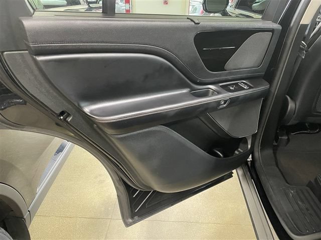 Used 2023 Lincoln Aviator AWD image 25
