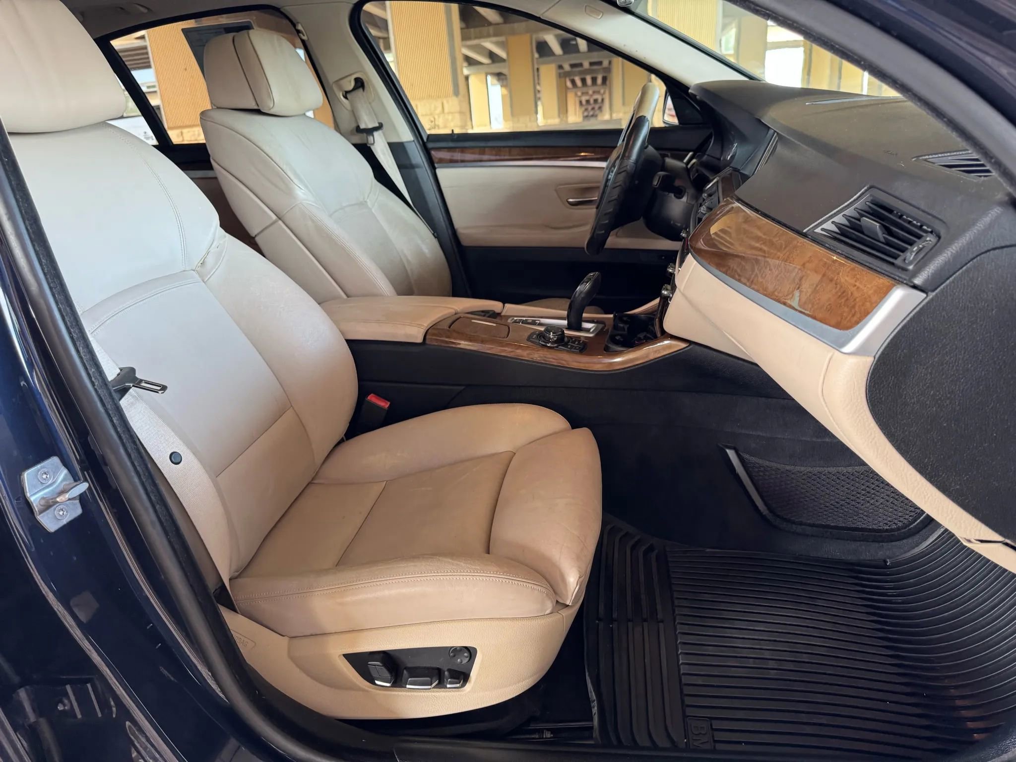 Used 2013 BMW 550i Sedan image 25