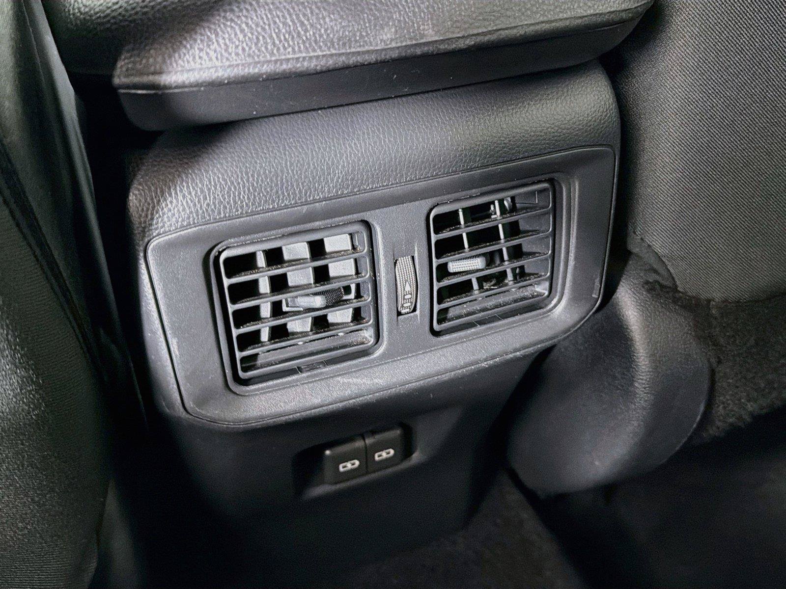 Used 2025 Toyota RAV4 XLE AWD/4WD image 28