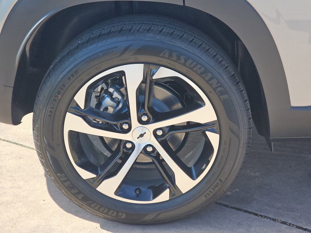 New 2026 Chevrolet Trax RS w/ Sunroof Package image 37