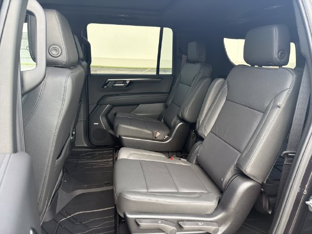 New 2026 Chevrolet Suburban LT w/ Advanced Technology Package AWD/4WD image 27
