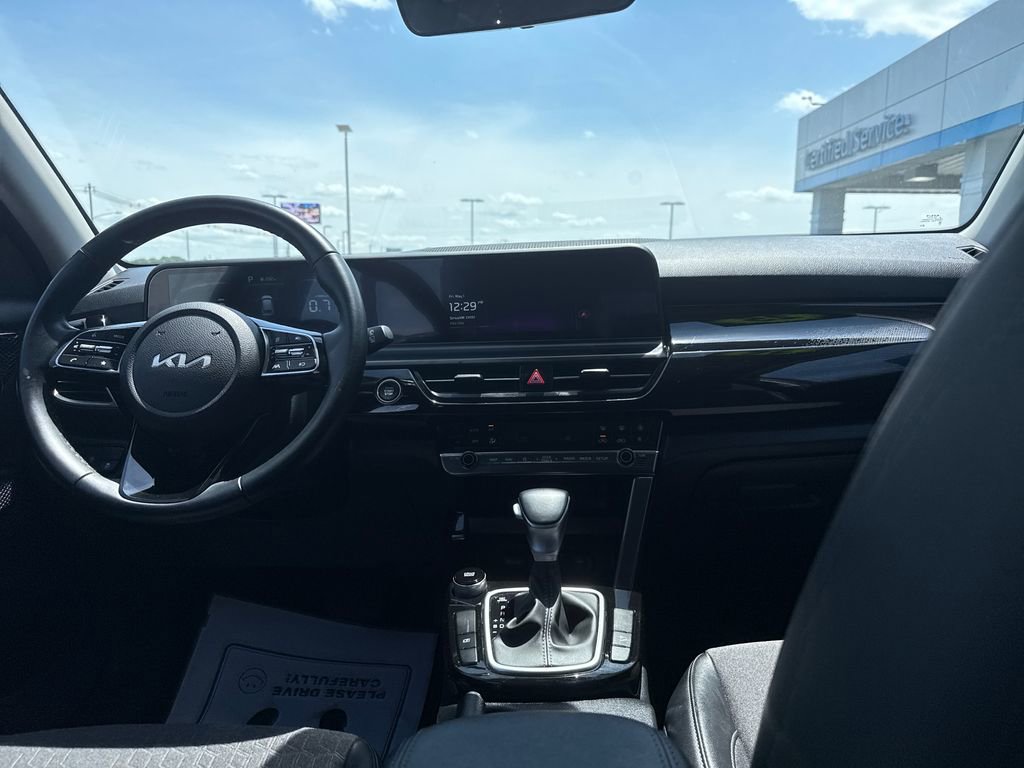 Used 2025 Kia Seltos S FWD image 14