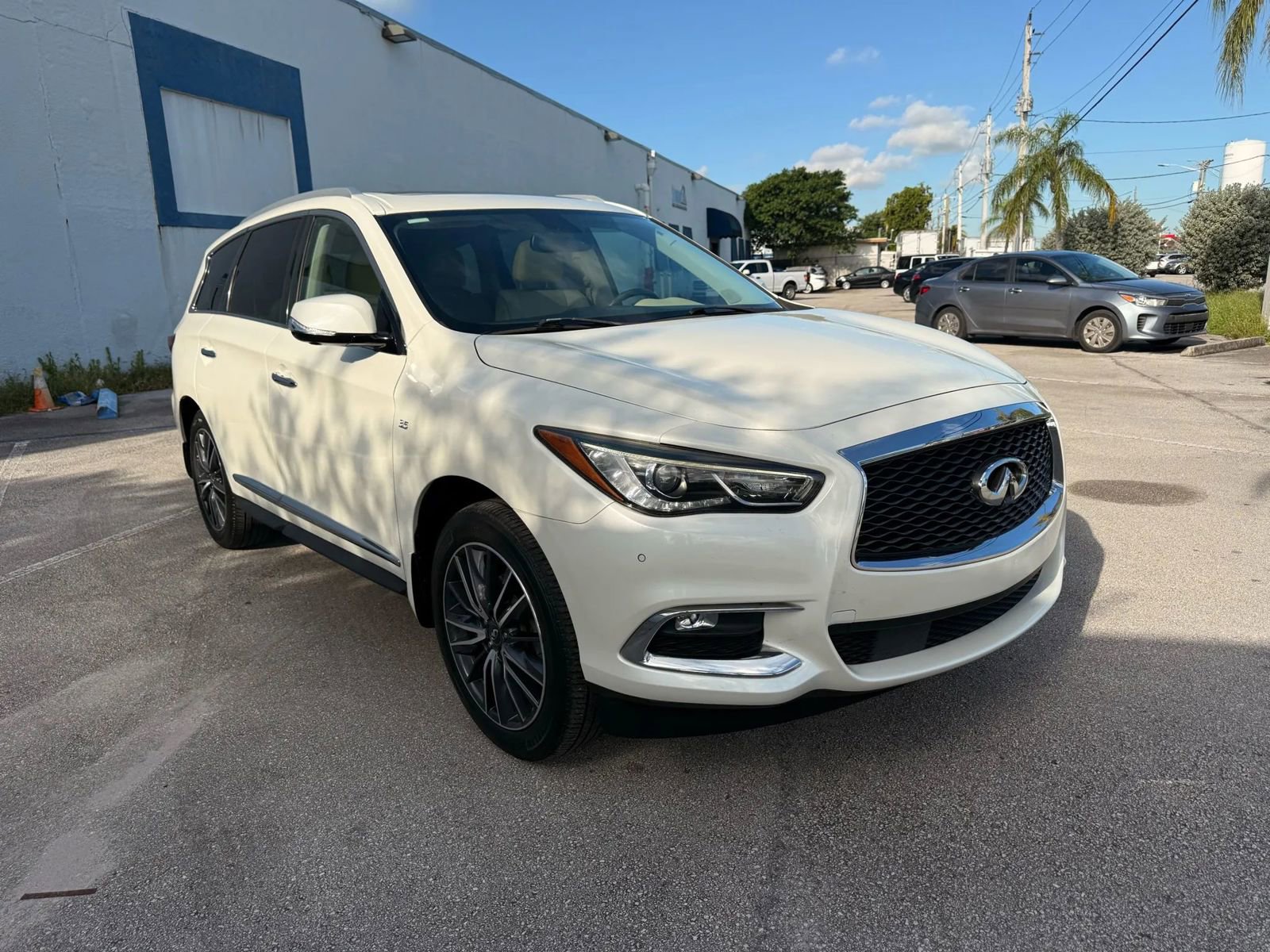 Used 2018 INFINITI QX60 FWD w/ Premium Plus Package image 12