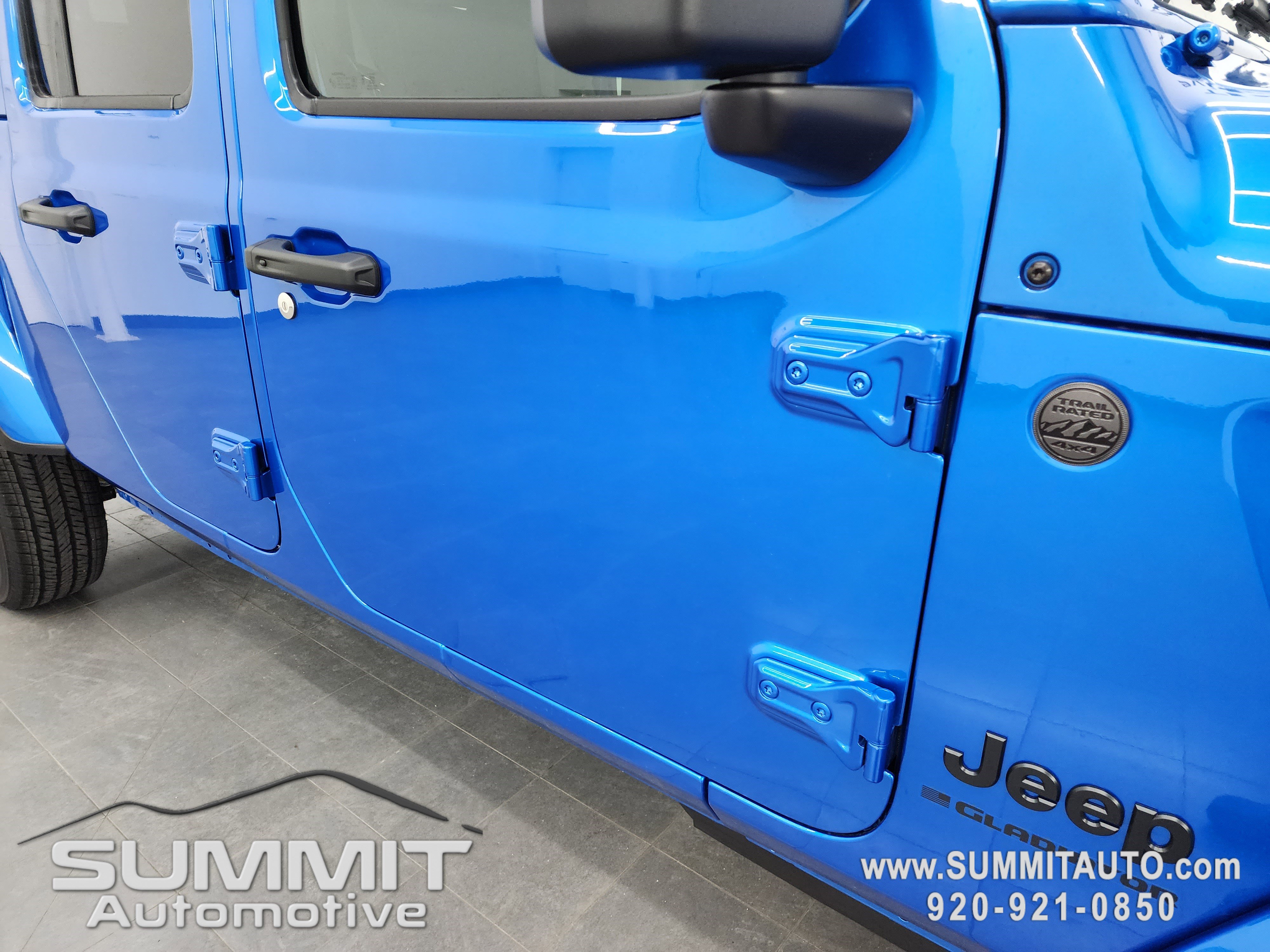 New 2026 Jeep Gladiator Sahara image 25