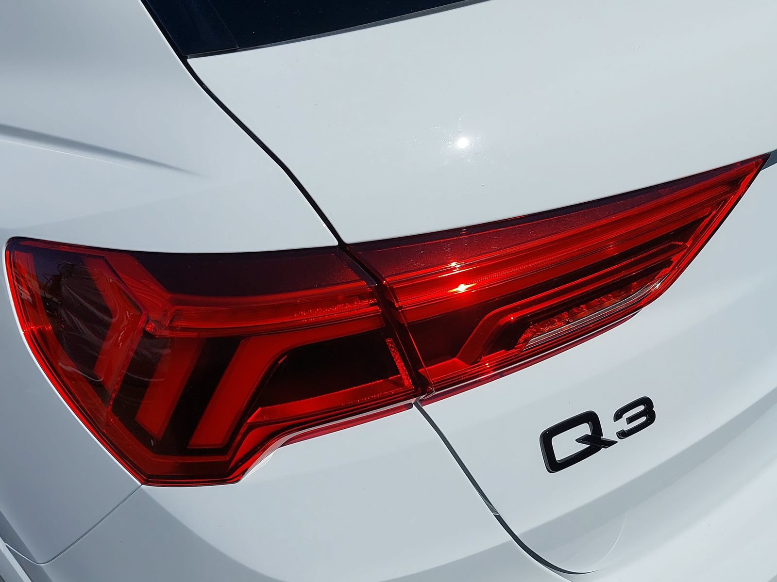 Certified 2025 Audi Q3 2.0T Premium w/ Convenience Package AWD/4WD image 38