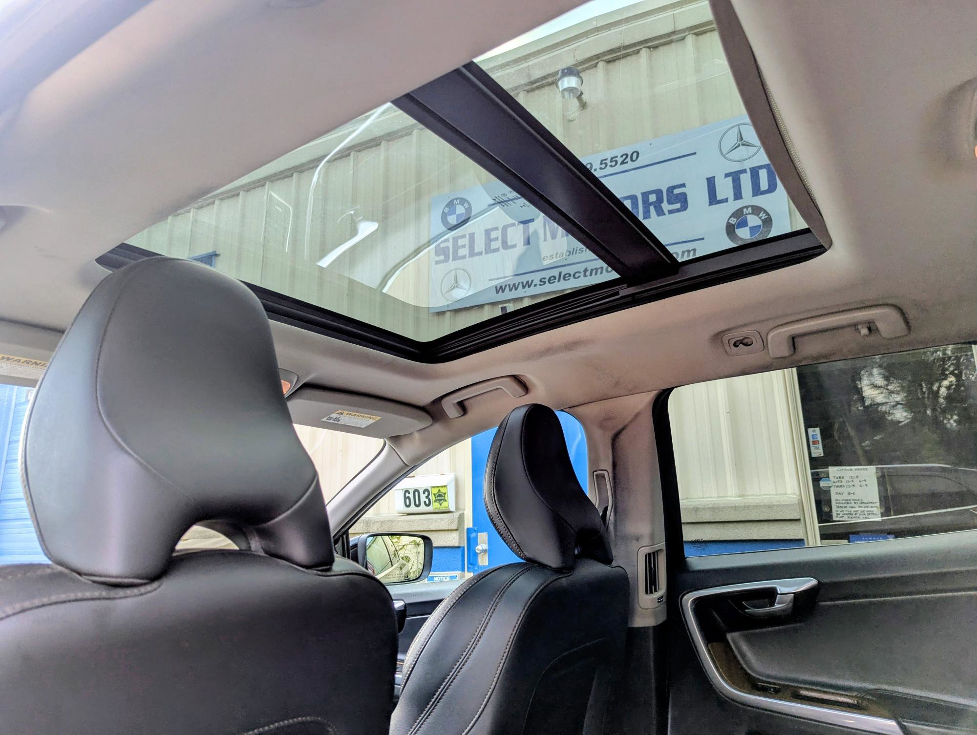 Used 2017 Volvo XC60 T5 Inscription w/ Preferred Option Package image 7