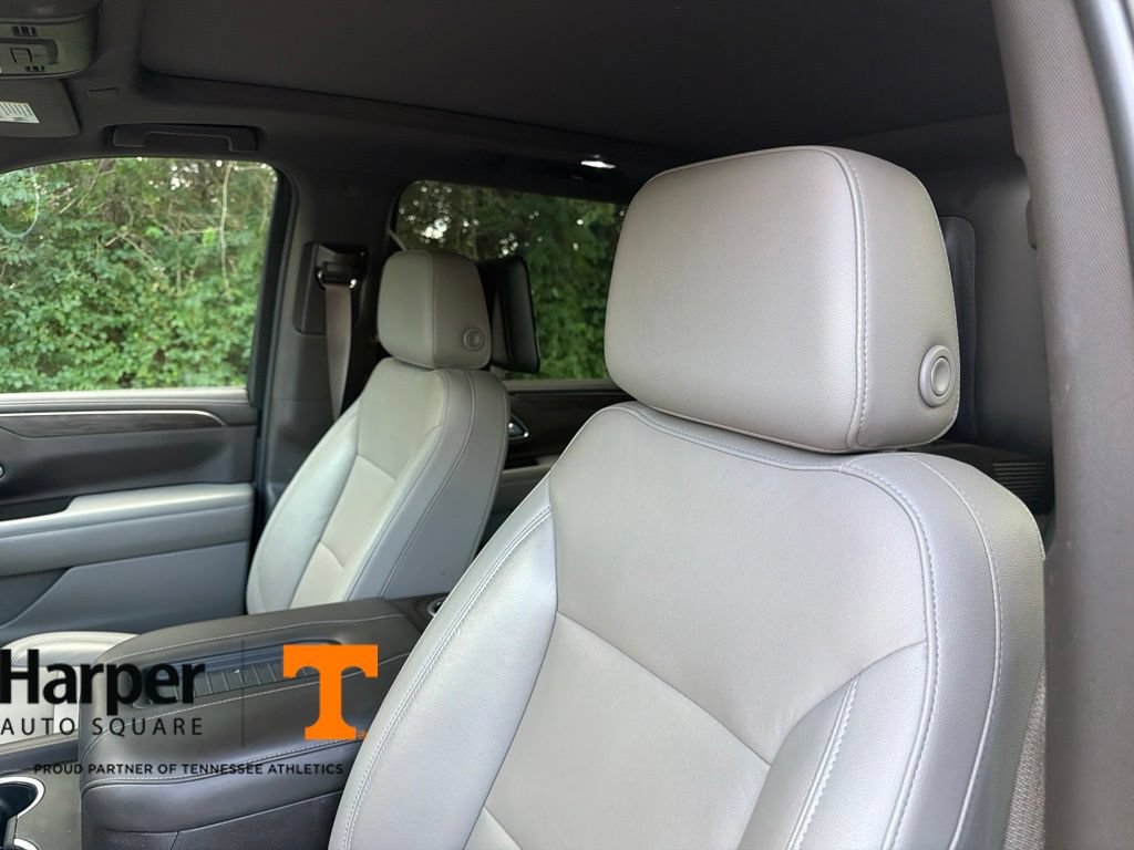 Used 2021 Chevrolet Suburban LT w/ LT Signature Plus Package AWD/4WD image 12