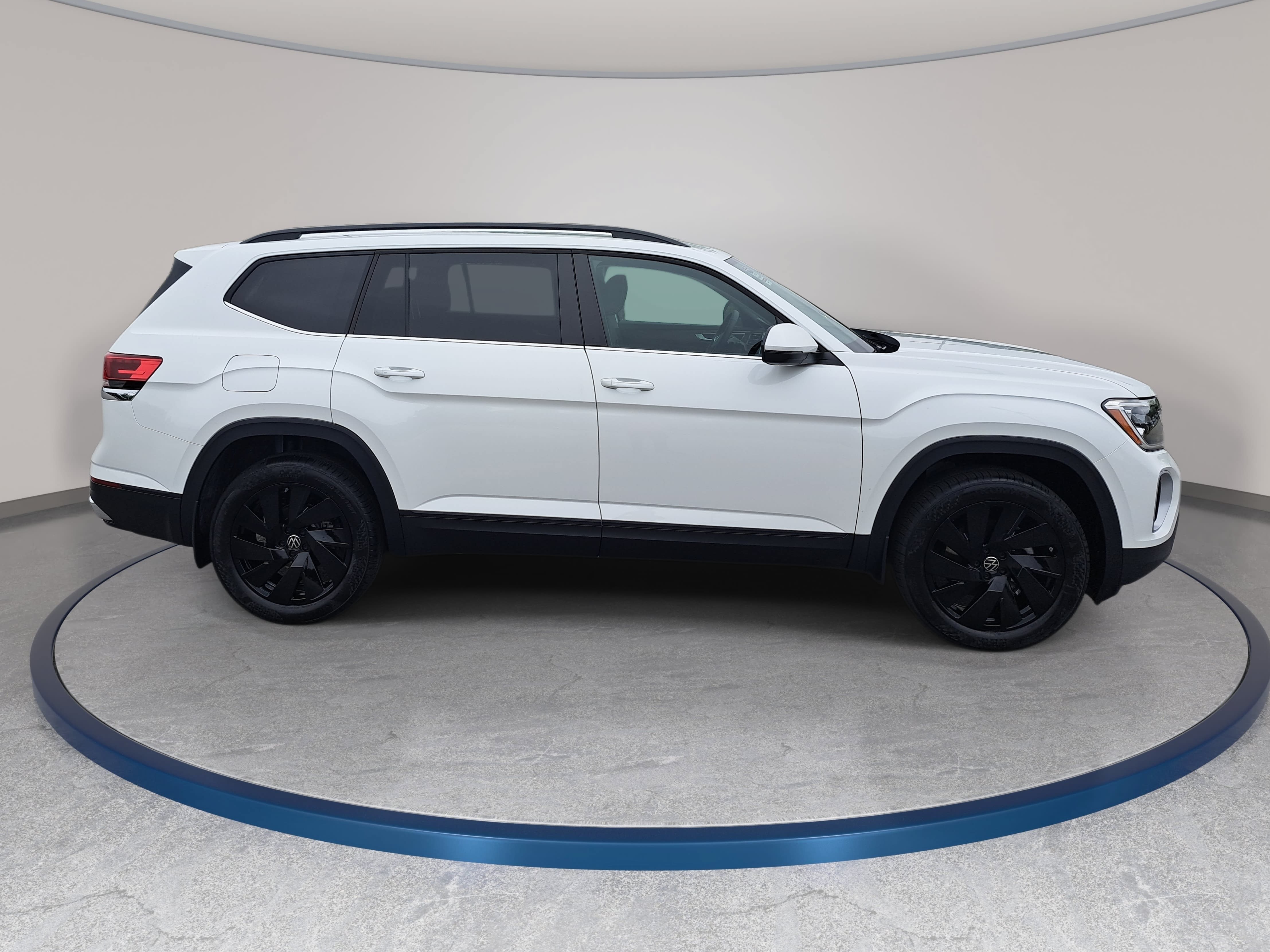 New 2026 Volkswagen Atlas SE FWD image 4