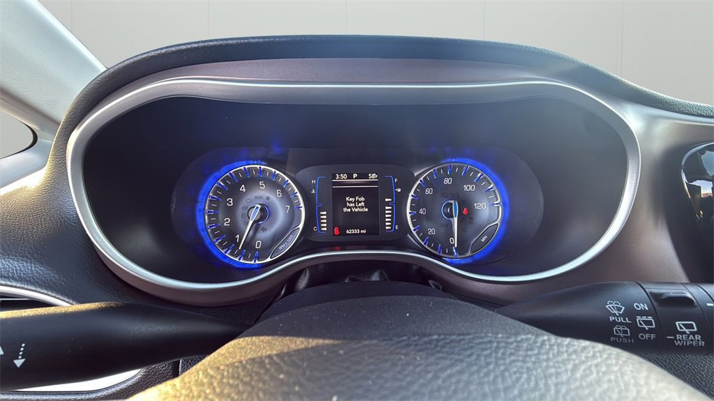 Used 2022 Chrysler Voyager LX image 41