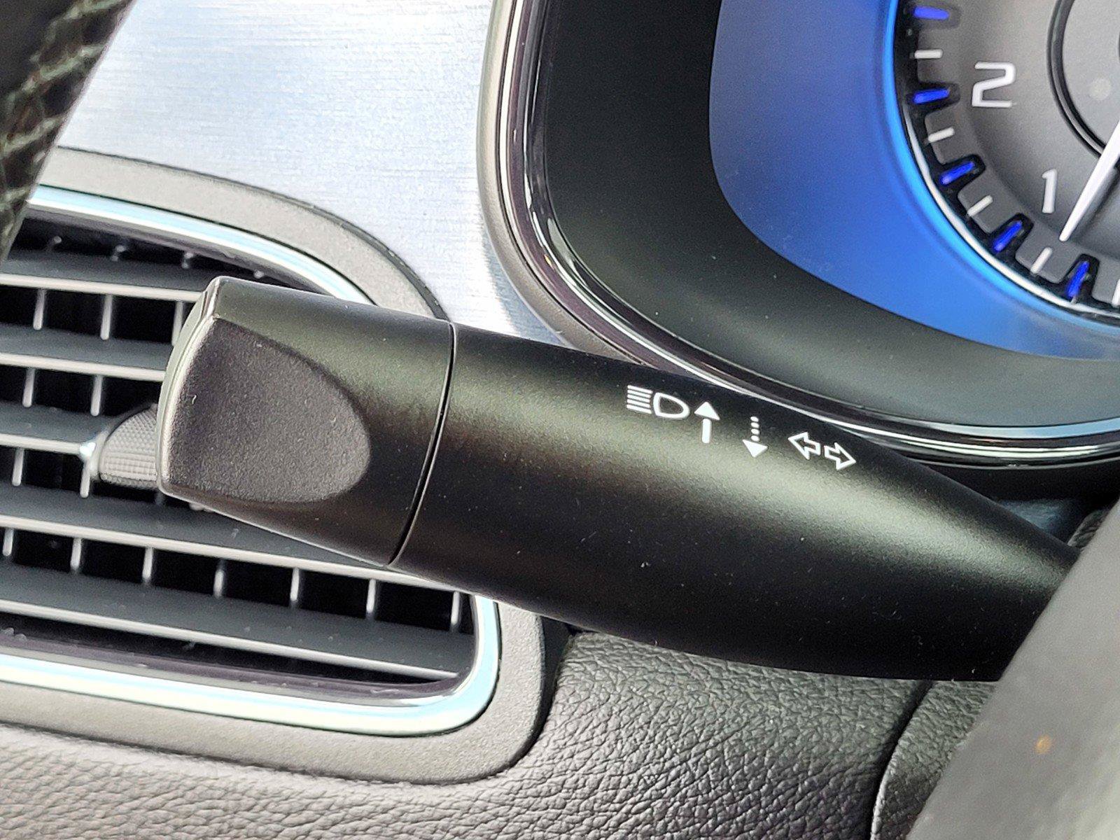 Used 2015 Chrysler 200 S w/ Navigation & Sound Group I FWD image 33