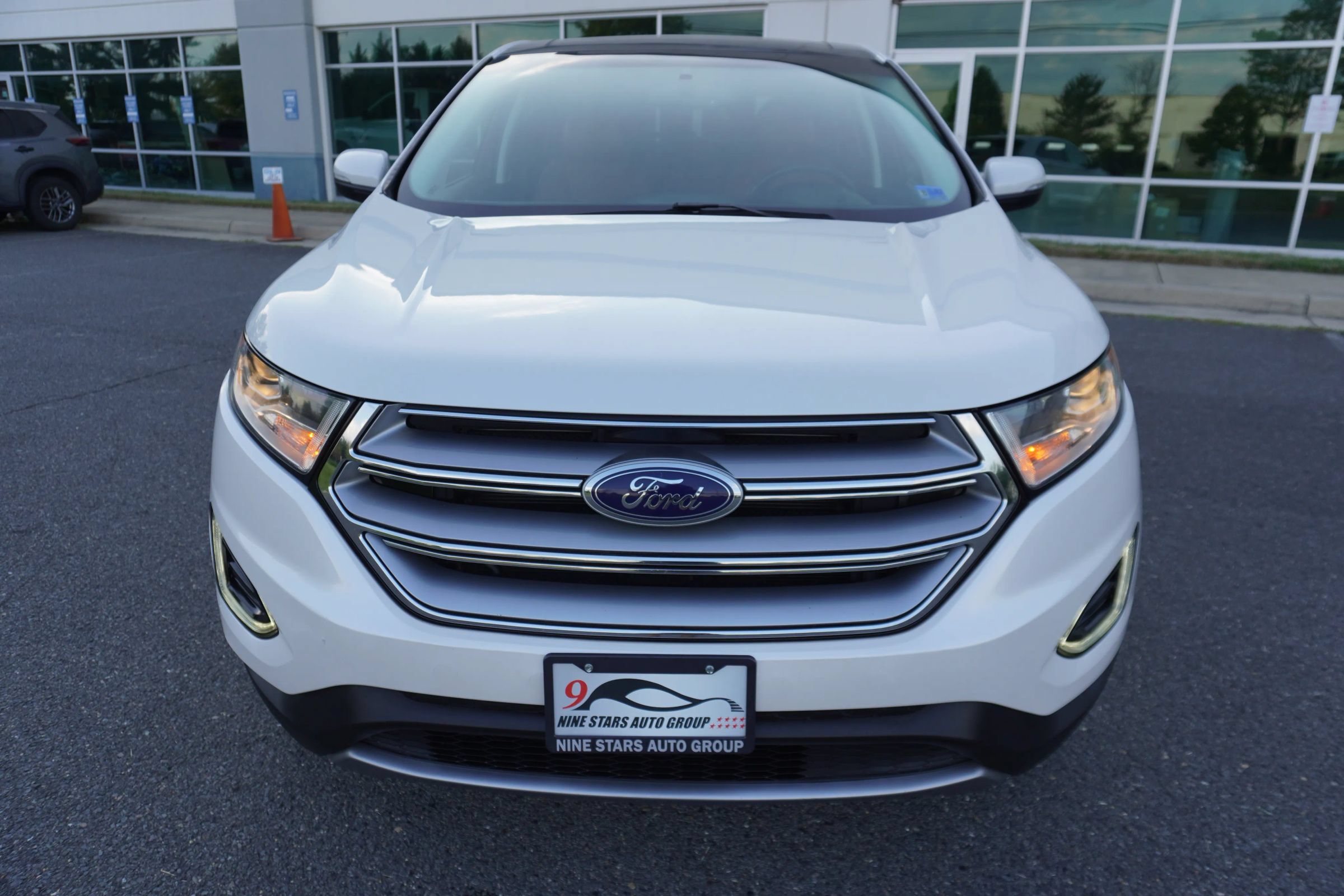 Used 2017 Ford Edge Titanium w/ Equipment Group 301A AWD/4WD image 3