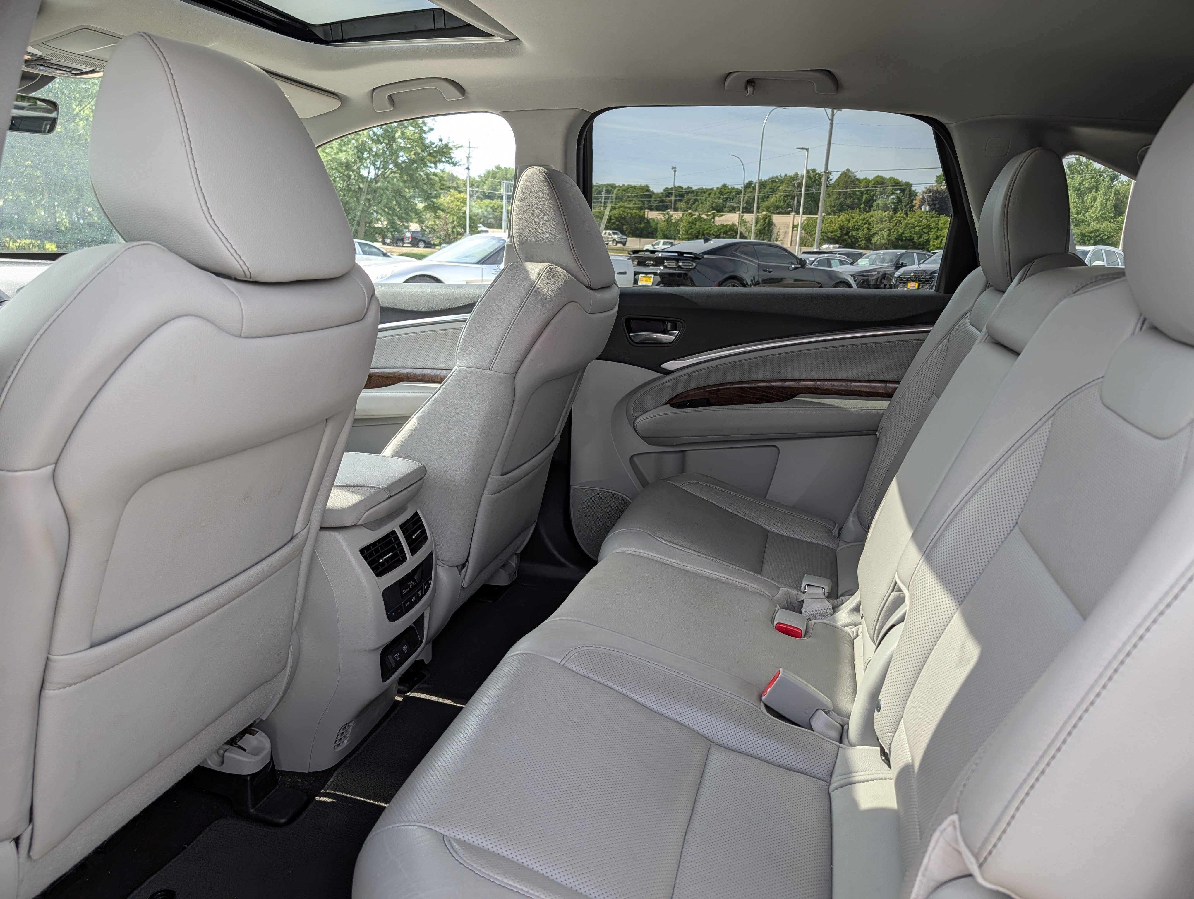 Used 2019 Acura MDX w/ Technology Package AWD/4WD image 21
