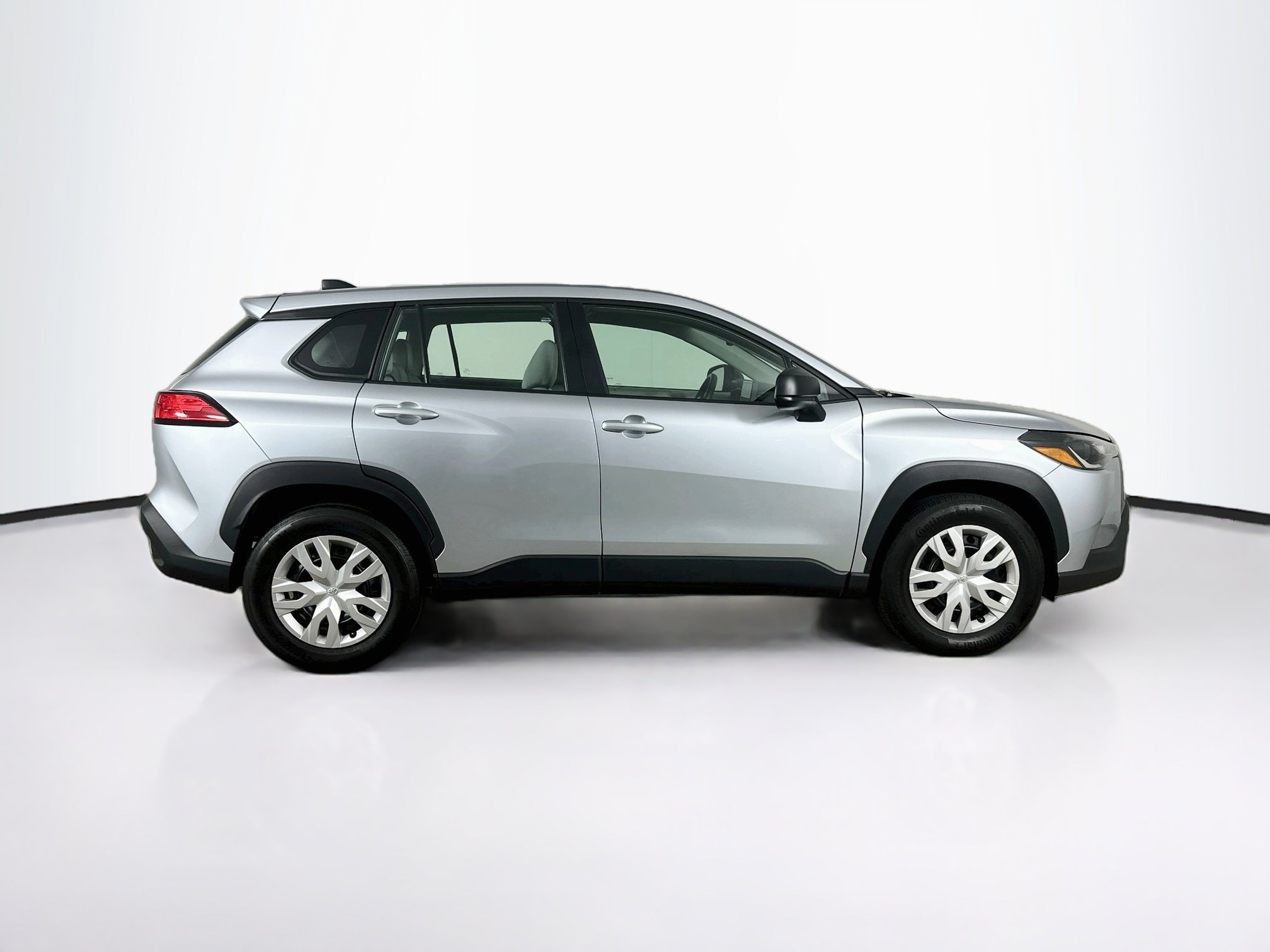 Used 2025 Toyota Corolla Cross L FWD image 10