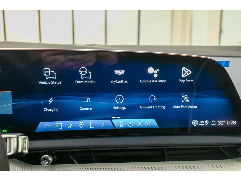 New 2026 Cadillac Optiq Luxury 2 image 31