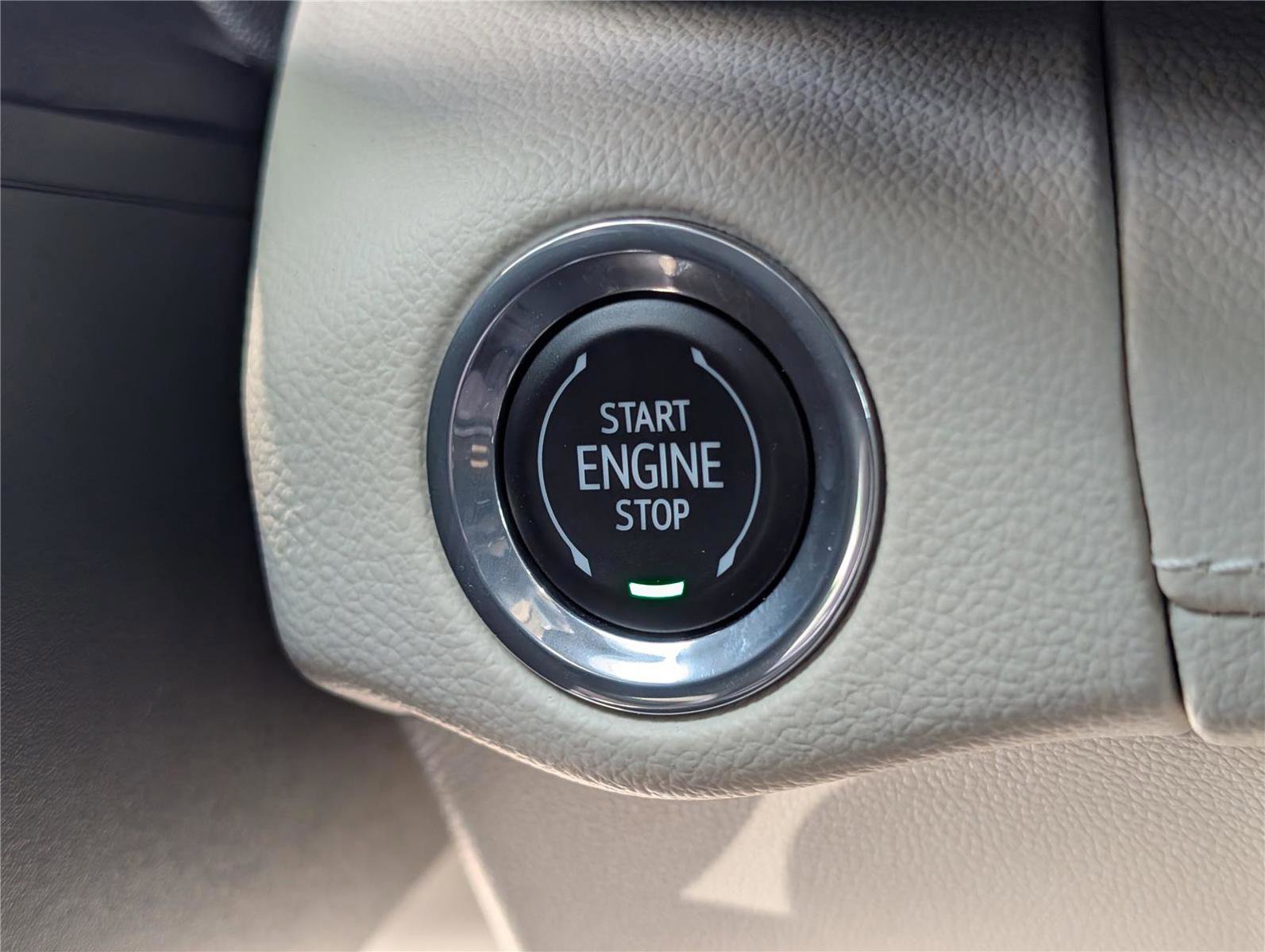 Used 2023 Buick Envision Avenir image 27