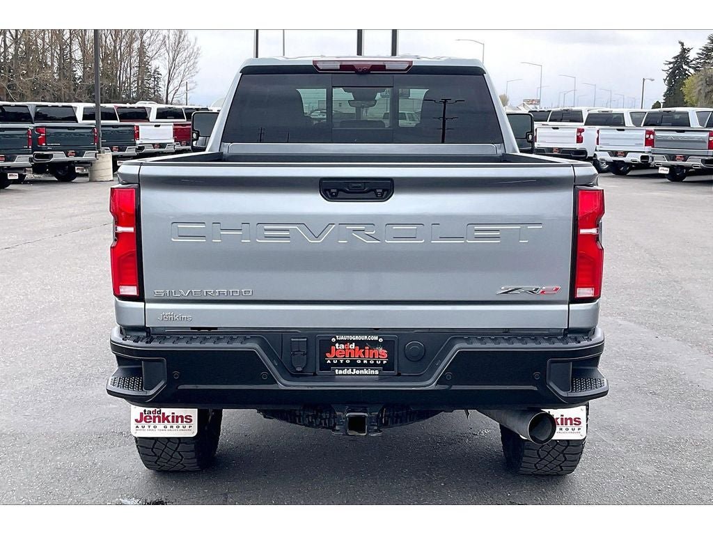 Used 2025 Chevrolet Silverado 2500 ZR2 w/ Technology Package AWD/4WD image 4