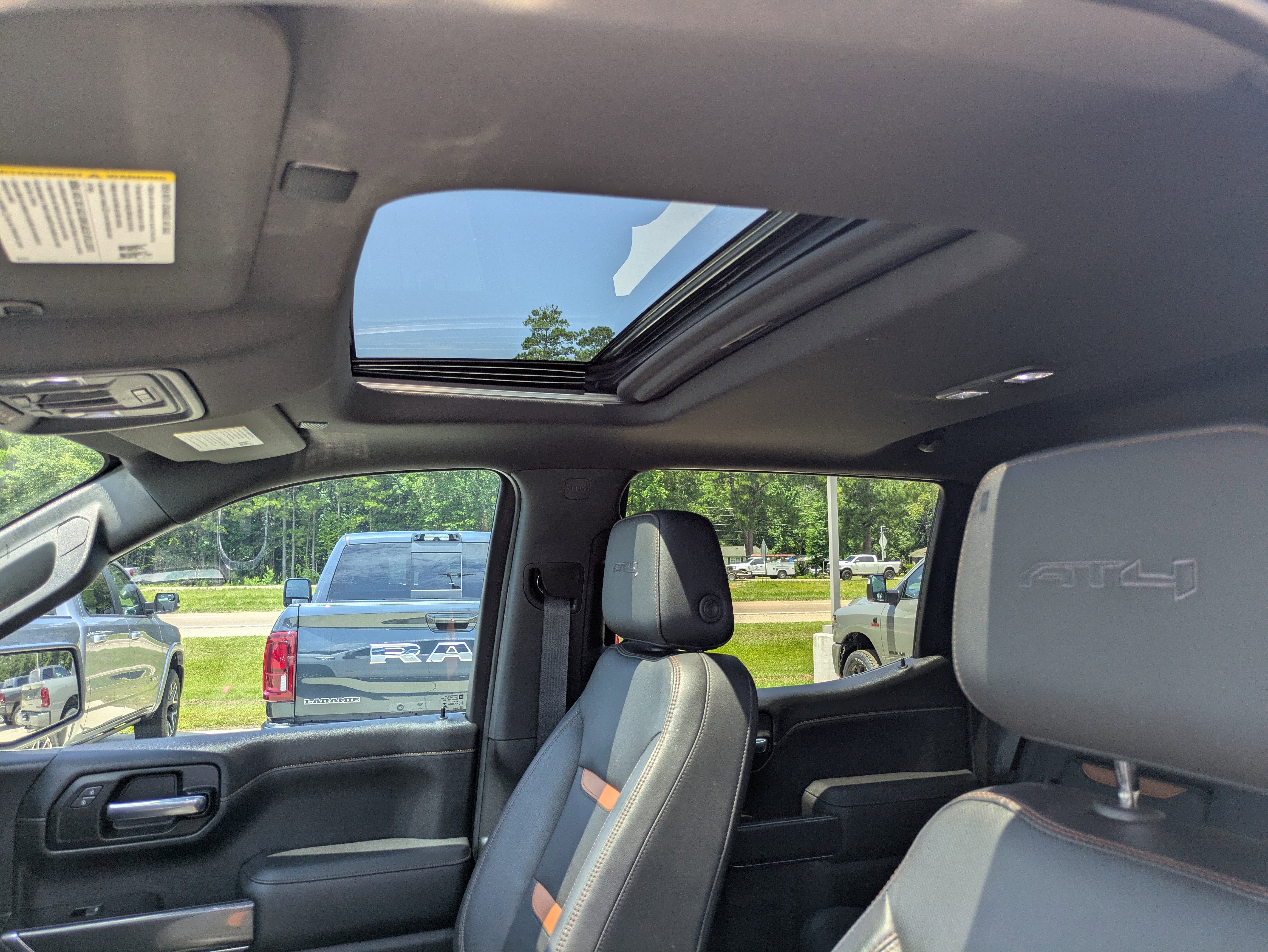 Used 2020 GMC Sierra 1500 AT4 w/ AT4 Premium Package image 10