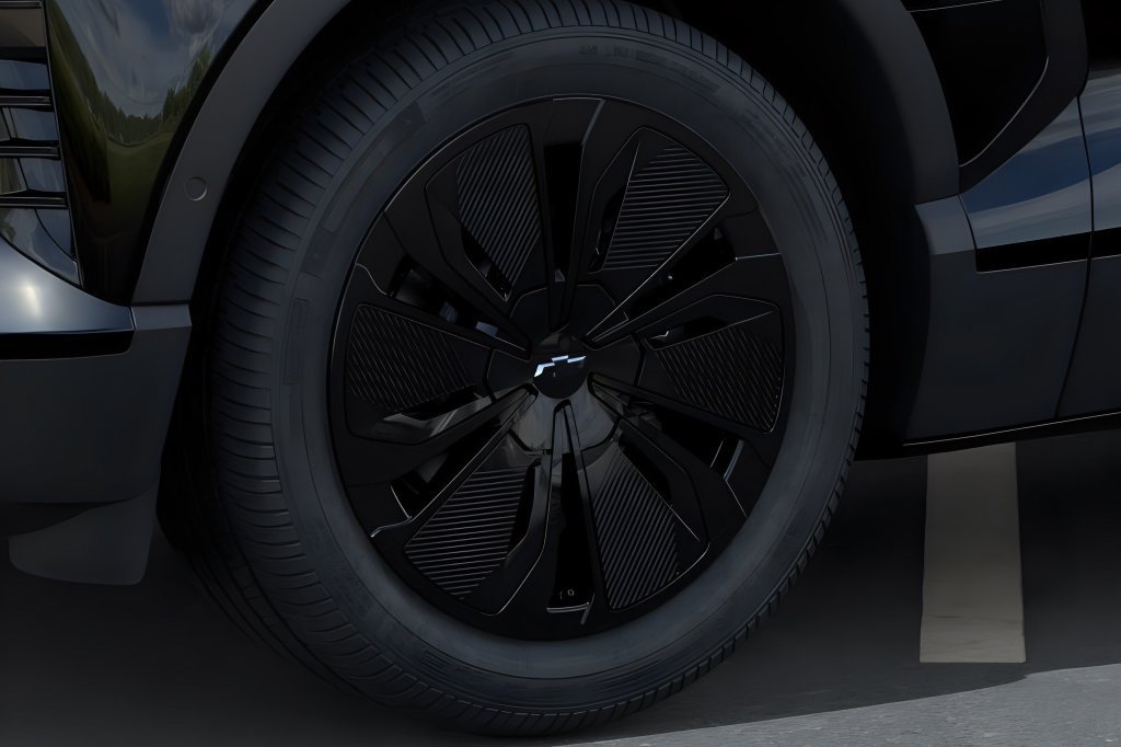 New 2026 Chevrolet Blazer EV LT w/ Midnight/Sport Edition FWD image 10